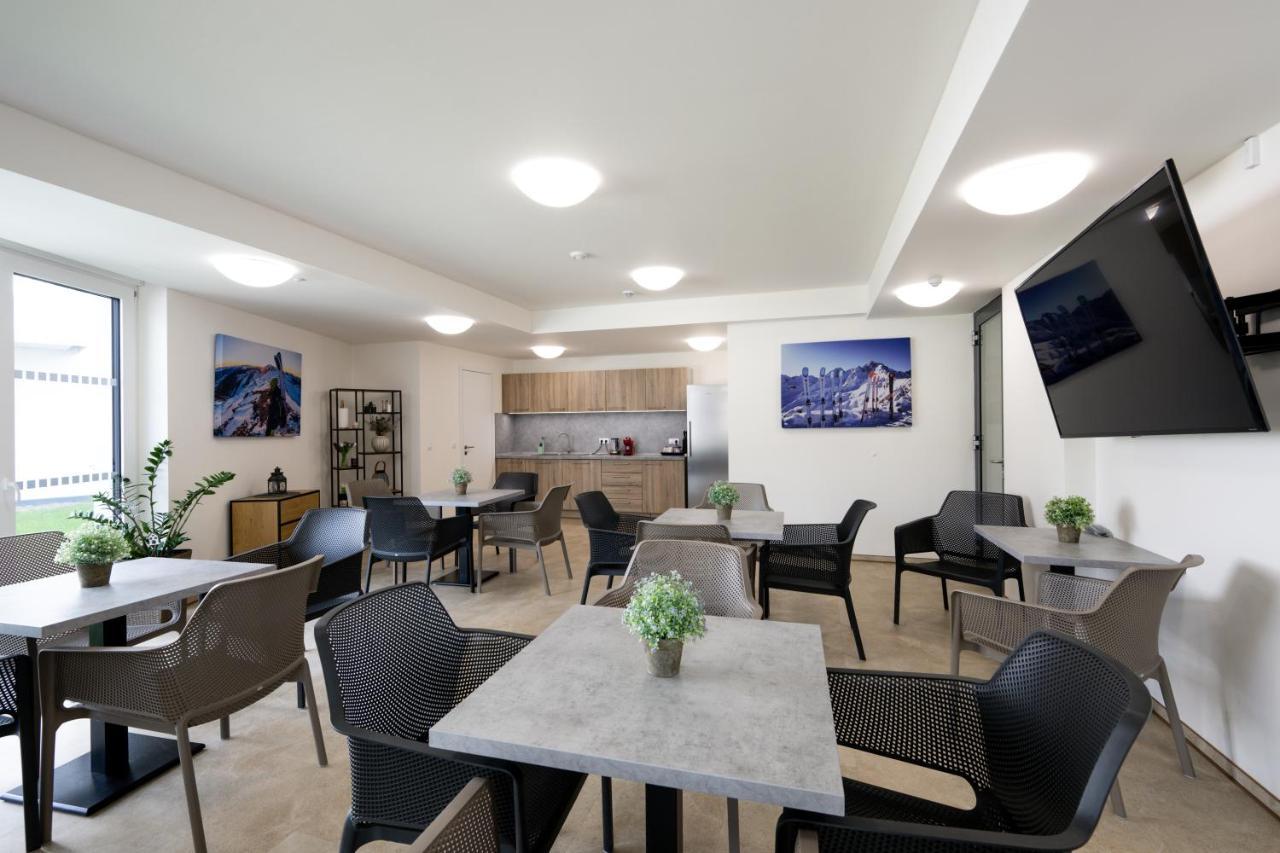 Kaestle Residence โนเวมิสโต นา โมราเวีย ภายนอก รูปภาพ
